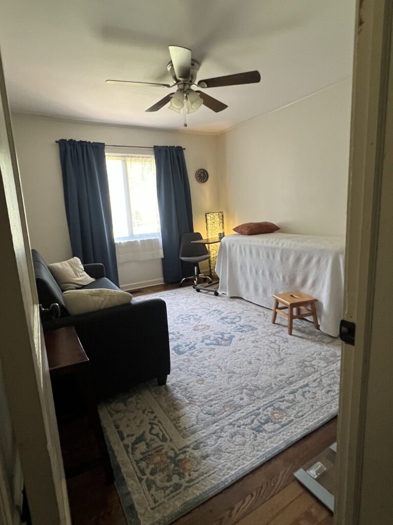 Client care room at Tulsa Birth Center